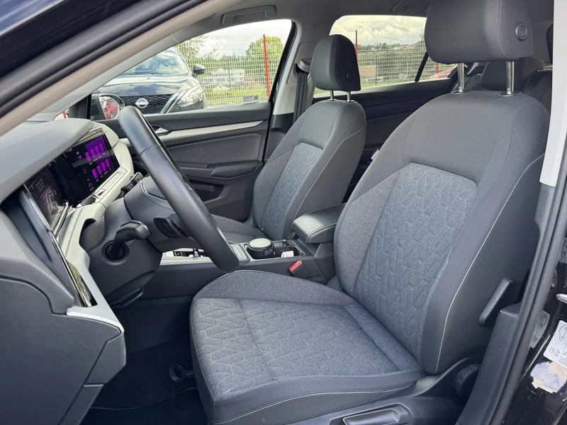 Photo de la voiture VOLKSWAGEN GOLF 2.0 TDI SCR 150 DSG7 Life Plus
