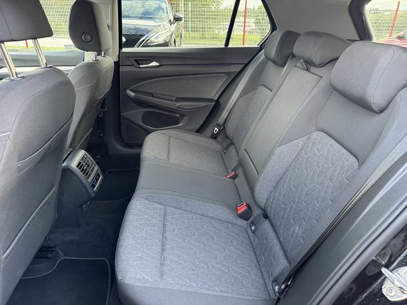 Photo de la voiture VOLKSWAGEN GOLF 2.0 TDI SCR 150 DSG7 Life Plus