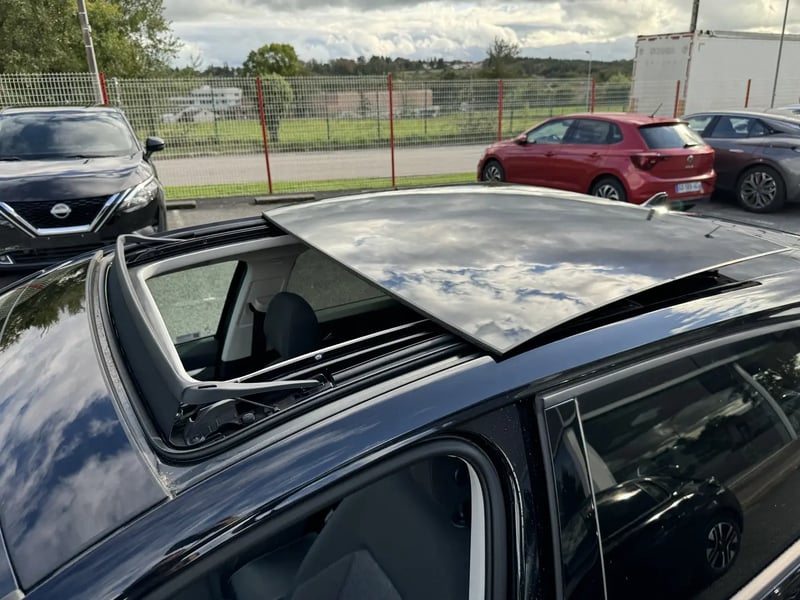 Photo de la voiture VOLKSWAGEN GOLF 2.0 TDI SCR 150 DSG7 Life Plus