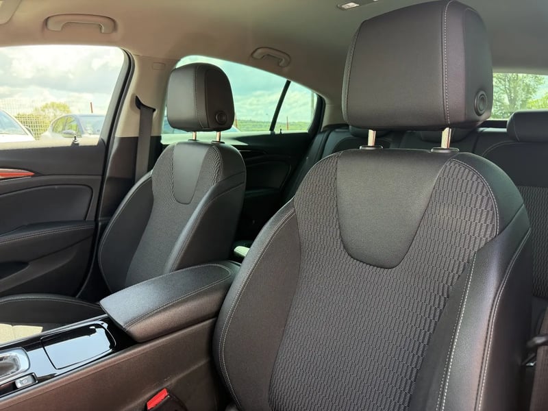 Photo de la voiture OPEL INSIGNIA GRAND SPORT 2.0 Diesel 174 ch BVA8 Elegance Business