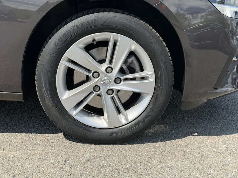 Photo de la voiture OPEL INSIGNIA GRAND SPORT 2.0 Diesel 174 ch BVA8 Elegance Business