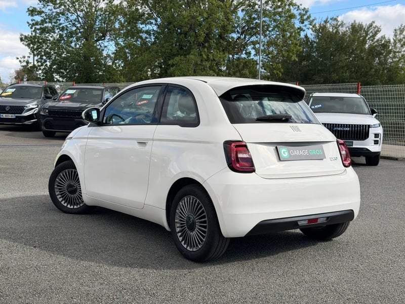Photo de la voiture FIAT 500e BERLINE 500 e 118 ch Nouvelle 500