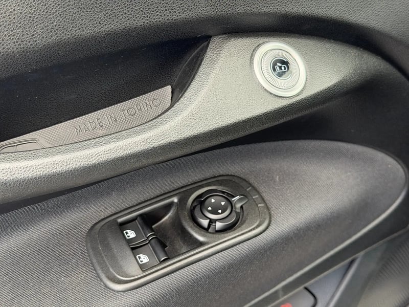 Photo de la voiture FIAT 500e BERLINE 500 e 118 ch Nouvelle 500