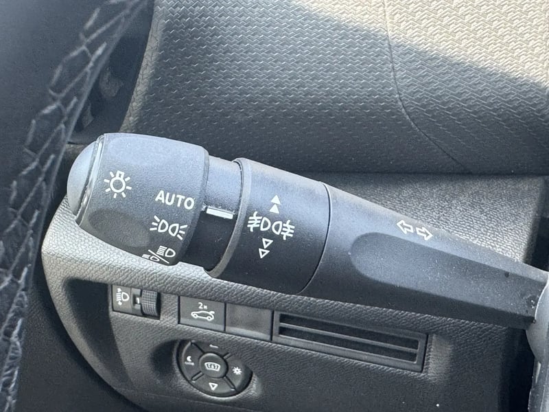 Photo de la voiture CITROEN C4 X BlueHDi 130 S&S EAT8 Max