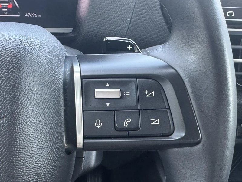 Photo de la voiture CITROEN C4 X BlueHDi 130 S&S EAT8 Max