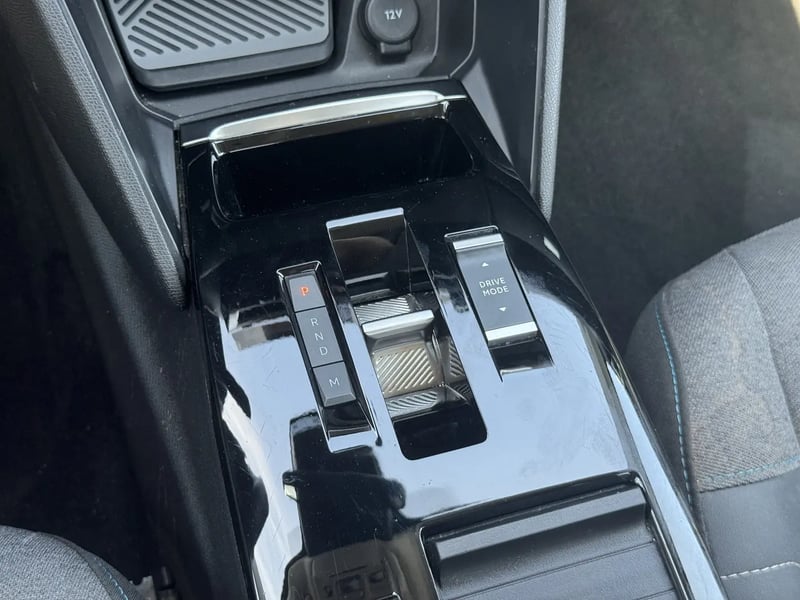 Photo de la voiture CITROEN C4 X BlueHDi 130 S&S EAT8 Max