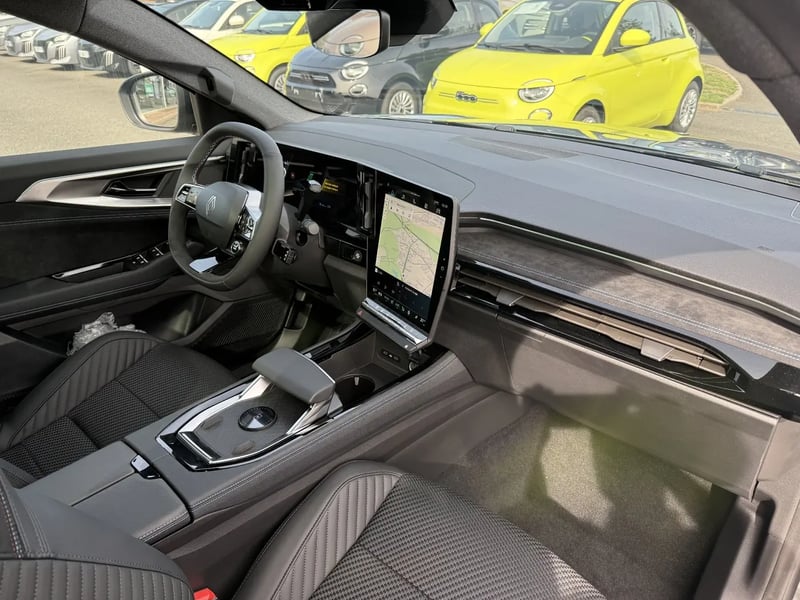 Photo de la voiture RENAULT AUSTRAL full hybrid E-Tech 200 ch Esprit Alpine