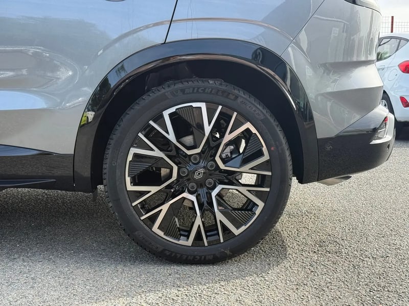 Photo de la voiture RENAULT AUSTRAL full hybrid E-Tech 200 ch Esprit Alpine