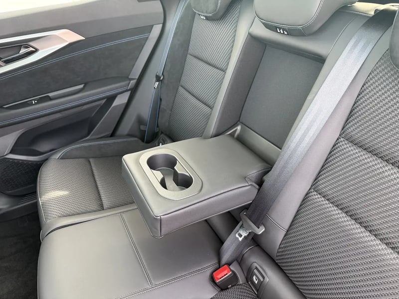 Photo de la voiture RENAULT AUSTRAL full hybrid E-Tech 200 ch Esprit Alpine