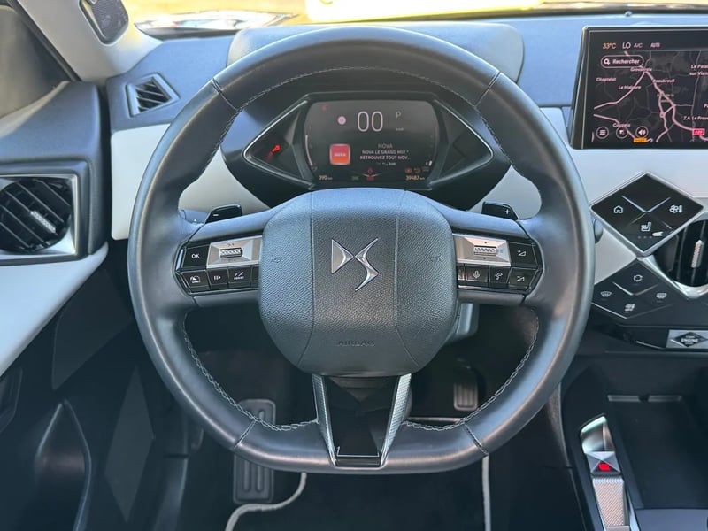 Photo de la voiture DS DS 3 PureTech 130 EAT8 Esprit de Voyage