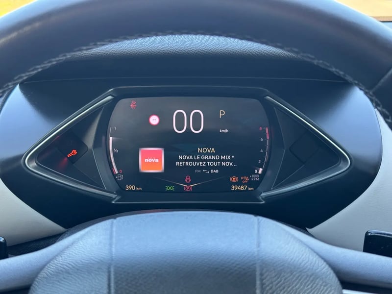 Photo de la voiture DS DS 3 PureTech 130 EAT8 Esprit de Voyage