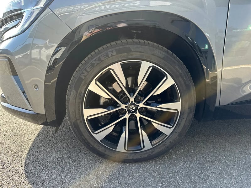 Photo de la voiture RENAULT ESPACE VI E-Tech full hybrid 200 GSR2 Techno