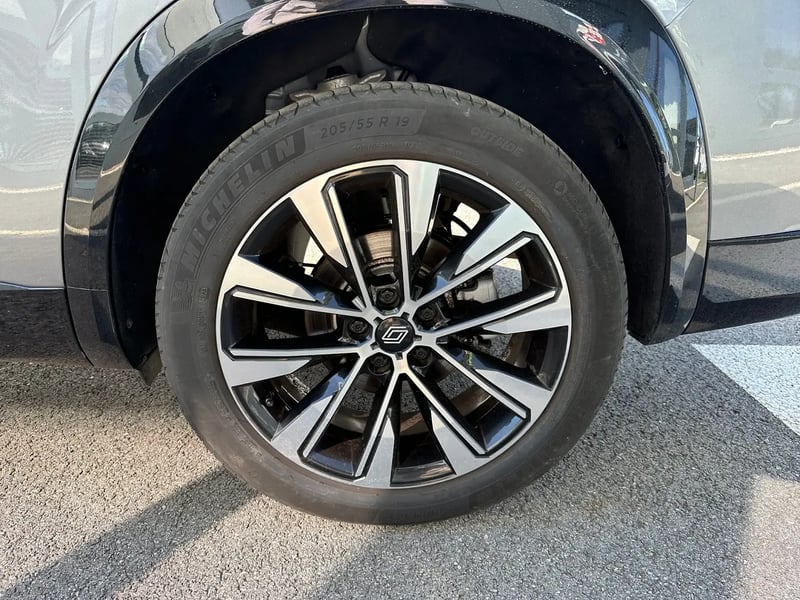 Photo de la voiture RENAULT ESPACE VI E-Tech full hybrid 200 GSR2 Techno