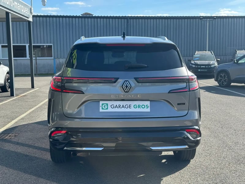 Photo de la voiture RENAULT ESPACE VI E-Tech full hybrid 200 GSR2 Techno