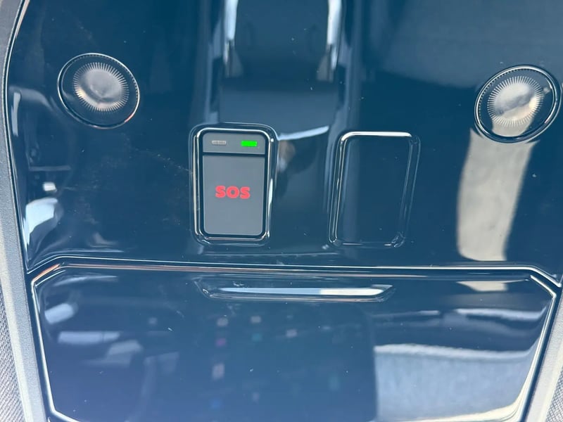Photo de la voiture RENAULT ESPACE VI E-Tech hybrid 200 Techno