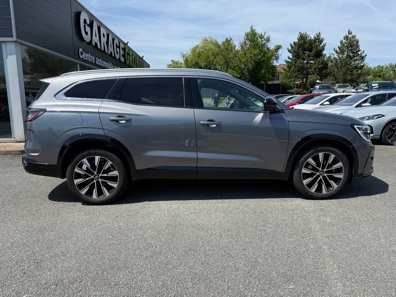 Photo de la voiture RENAULT ESPACE VI E-Tech hybrid 200 Techno