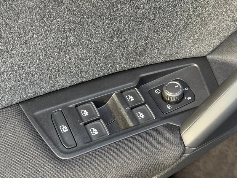 Photo de la voiture VOLKSWAGEN TIGUAN 1.5 TSI 150ch DSG7 Life Plus