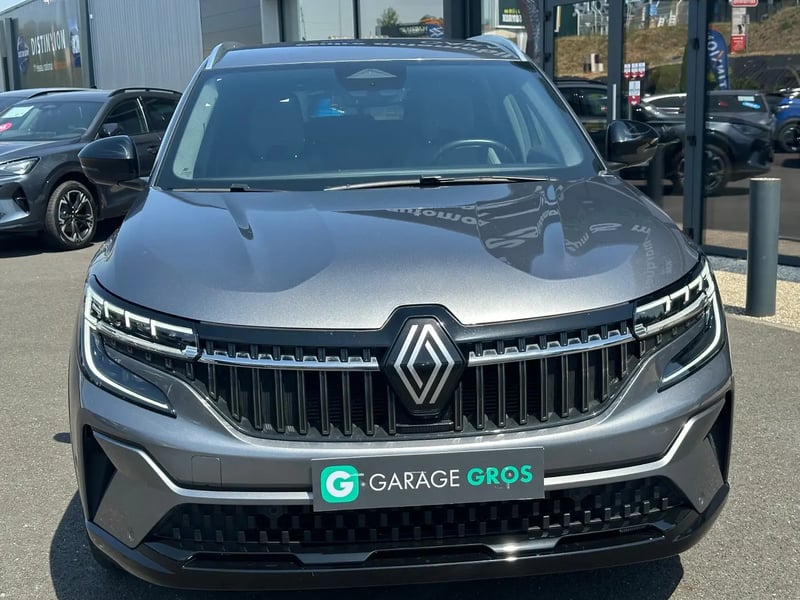 Photo de la voiture RENAULT ESPACE VI E-Tech hybrid 200 Techno