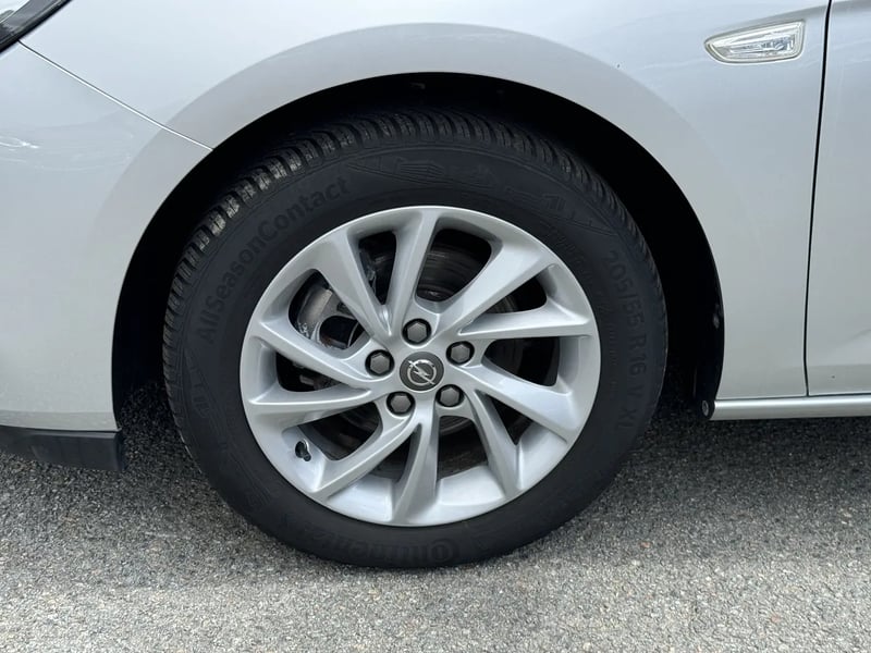 Photo de la voiture OPEL ASTRA SPORTS TOURER 1.2 Turbo 145 ch BVM6 Ultimate