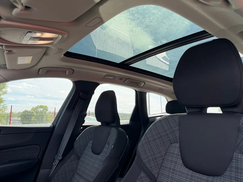 Photo de la voiture VOLVO XC60 T6 AWD Hybride rechargeable 253 ch+145 ch Geartronic 8 Start