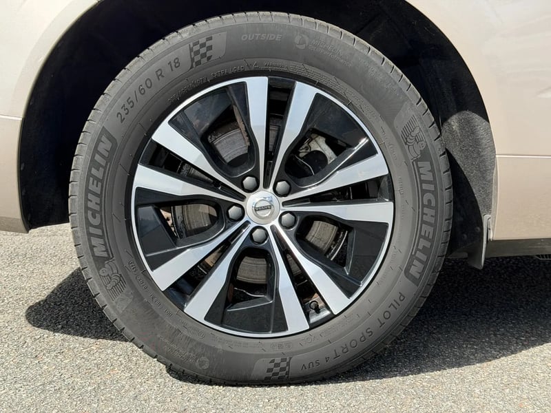 Photo de la voiture VOLVO XC60 T6 AWD Hybride rechargeable 253 ch+145 ch Geartronic 8 Start