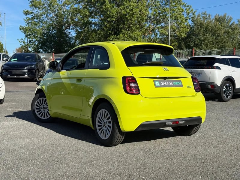 Photo de la voiture FIAT 500e BERLINE 500 e 95 ch Nouvelle 500