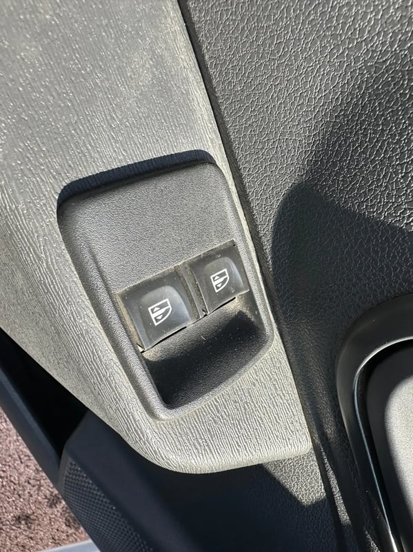 Photo de la voiture DACIA LODGY Blue dCi 95 5 places Essentiel