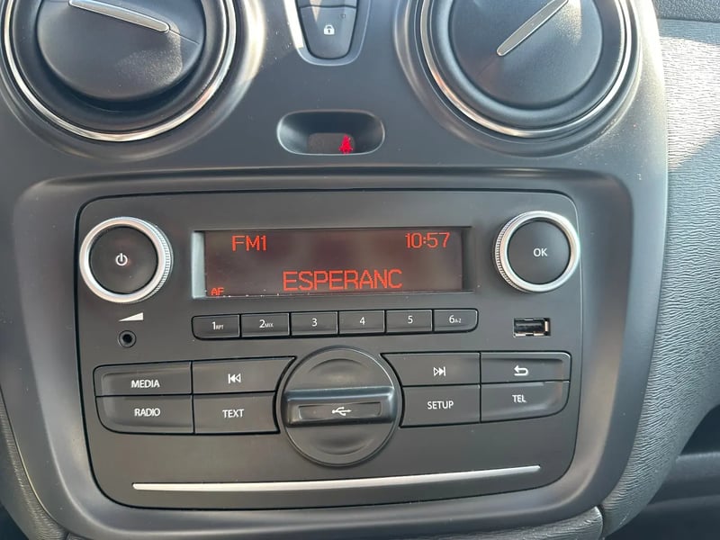 Photo de la voiture DACIA LODGY Blue dCi 95 5 places Essentiel