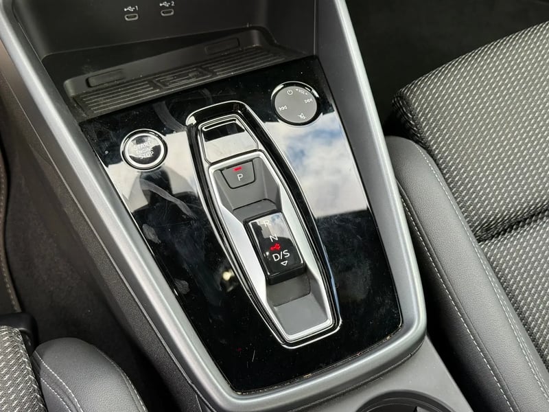 Photo de la voiture AUDI A3 SPORTBACK TFSI e Hybride rechargeable 204 S tronic 6 S line