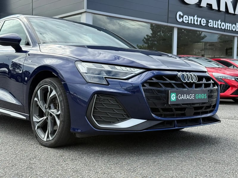 Photo de la voiture AUDI A3 SPORTBACK TFSI e Hybride rechargeable 204 S tronic 6 S line