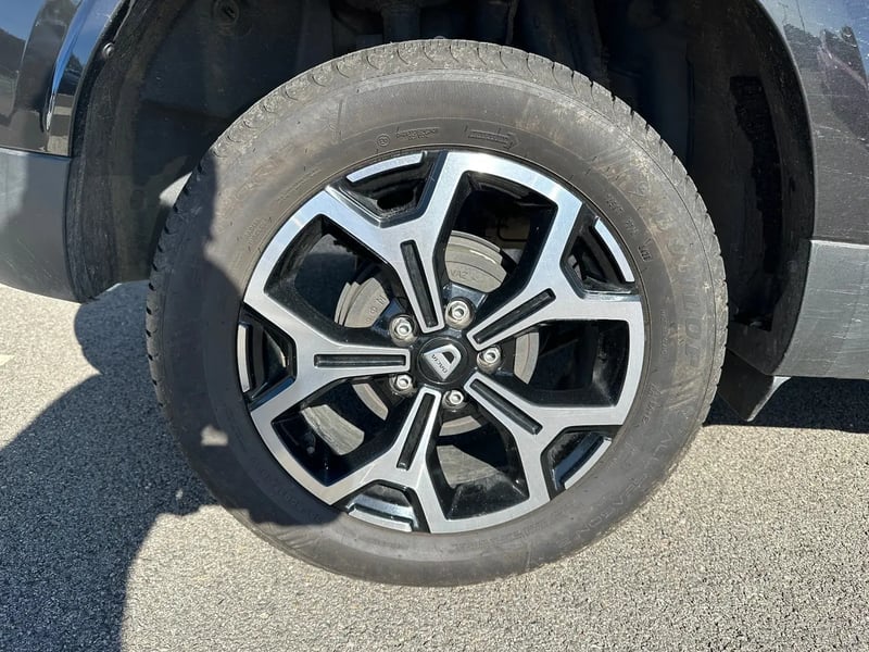 Photo de la voiture DACIA DUSTER Blue dCi 115 4x4 Prestige