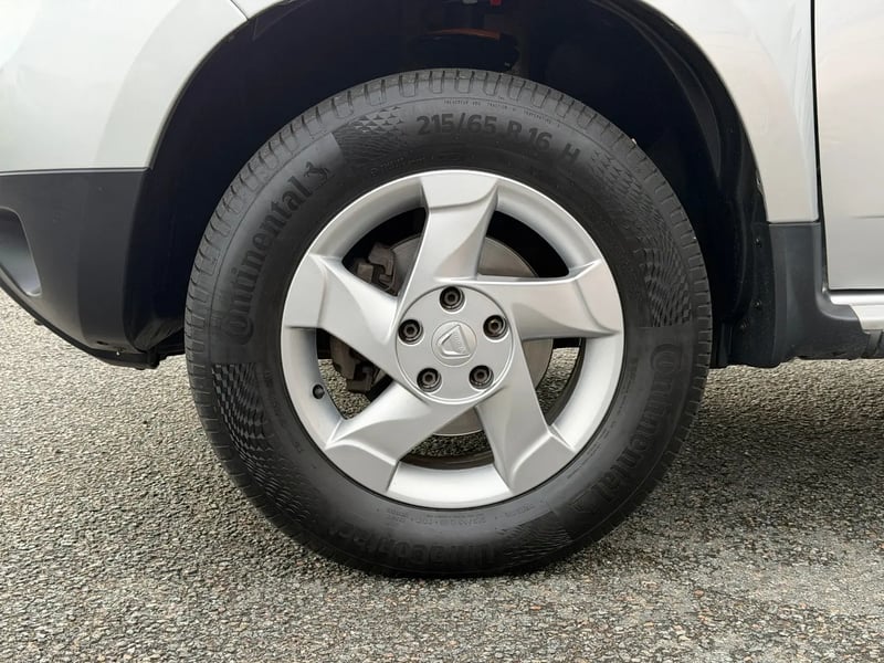 Photo de la voiture DACIA DUSTER 1.5 dCi 110 4x2 Laureate2