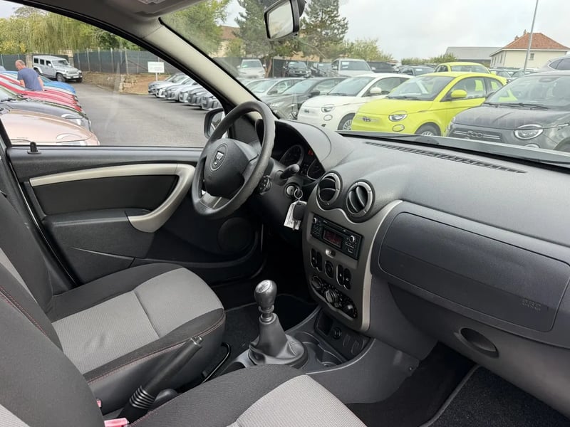 Photo de la voiture DACIA DUSTER 1.5 dCi 110 4x2 Laureate2