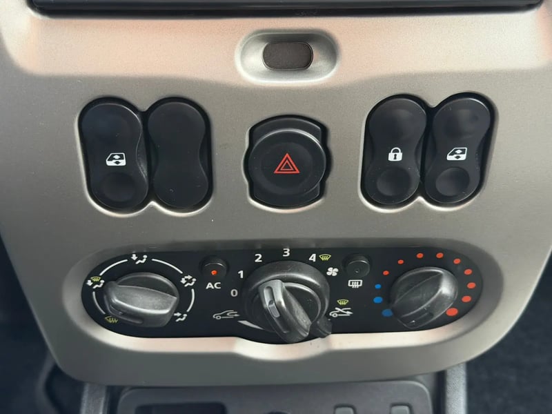 Photo de la voiture DACIA DUSTER 1.5 dCi 110 4x2 Laureate2