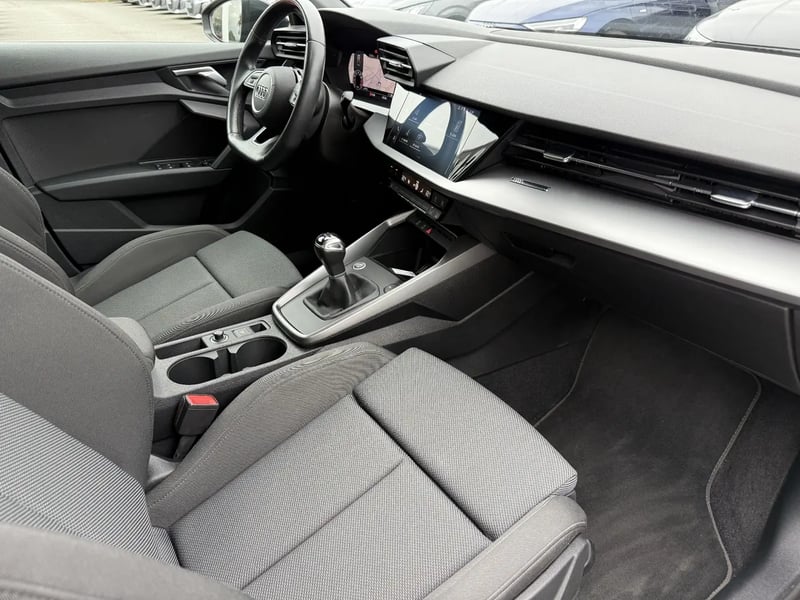 Photo de la voiture AUDI A3 BERLINE 30 TFSI 110