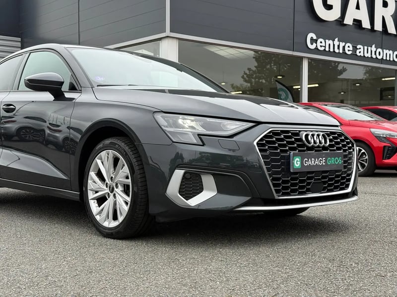 Photo de la voiture AUDI A3 BERLINE 30 TFSI 110