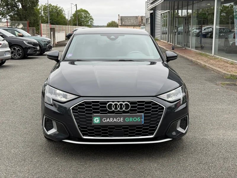 Photo de la voiture AUDI A3 BERLINE 30 TFSI 110