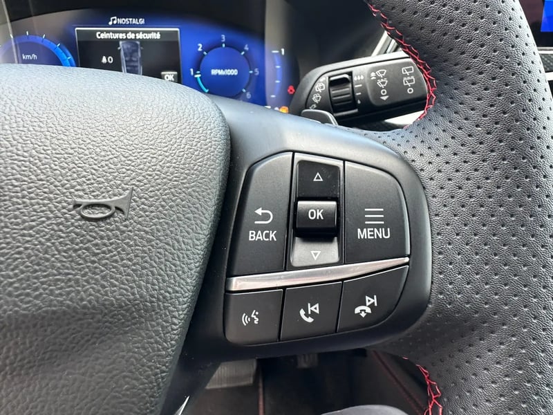 Photo de la voiture FORD KUGA 2.0 TDCi 120 S&S 4x2 Powershift ST-Line