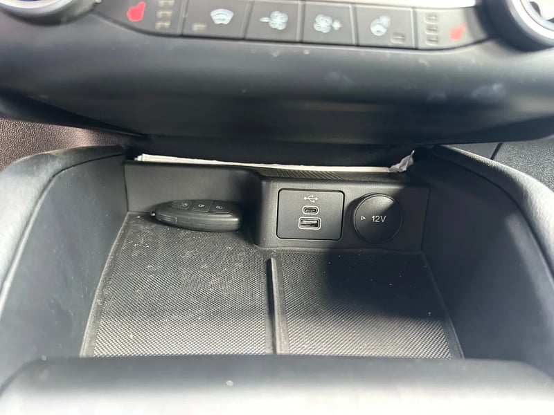 Photo de la voiture FORD KUGA 2.0 TDCi 120 S&S 4x2 Powershift ST-Line