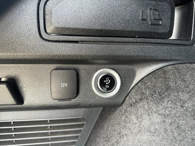 Photo de la voiture FORD KUGA 2.0 TDCi 120 S&S 4x2 Powershift ST-Line