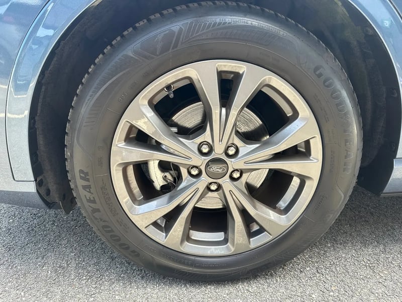 Photo de la voiture FORD KUGA 2.0 TDCi 120 S&S 4x2 Powershift ST-Line