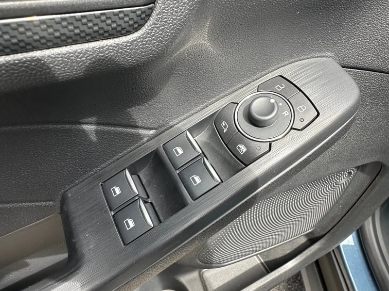 Photo de la voiture FORD KUGA 2.0 TDCi 120 S&S 4x2 Powershift ST-Line