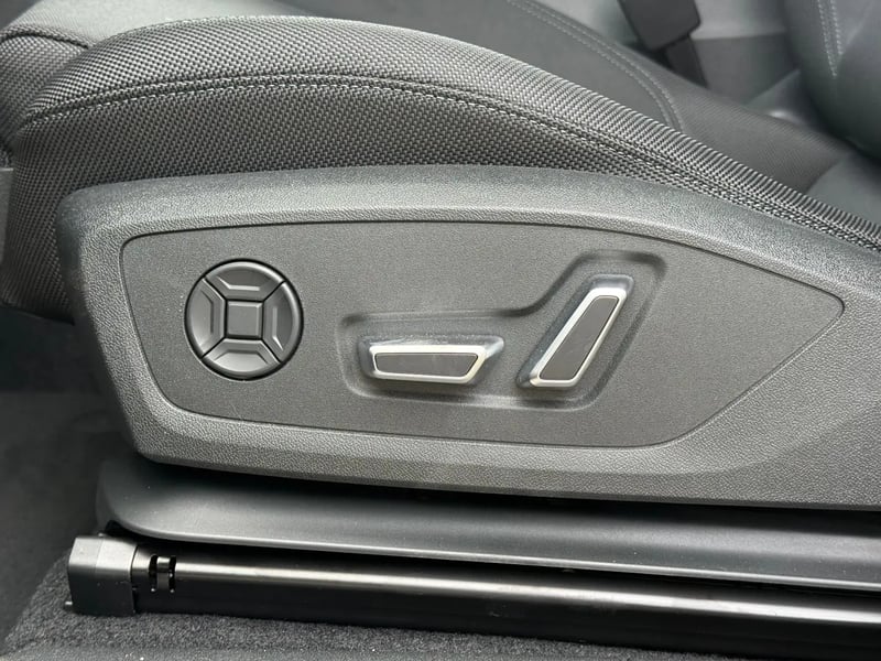 Photo de la voiture AUDI Q3 DIESEL TDI 150 ch S tronic 7 S line