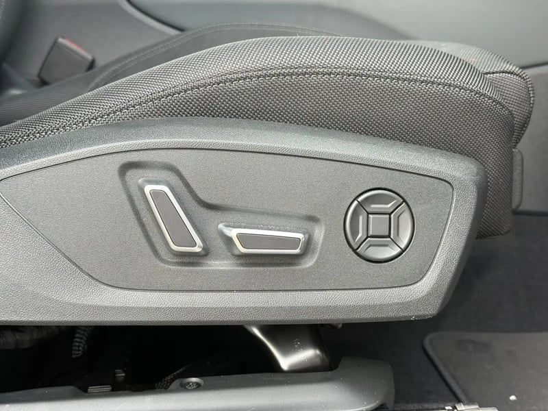 Photo de la voiture AUDI Q3 DIESEL TDI 150 ch S tronic 7 S line