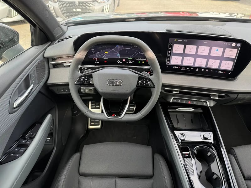 Photo de la voiture AUDI Q3 DIESEL TDI 150 ch S tronic 7 S line