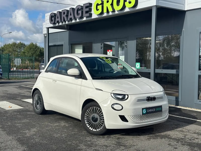 Photo de la voiture FIAT 500e BERLINE 500 e 118 ch Nouvelle 500