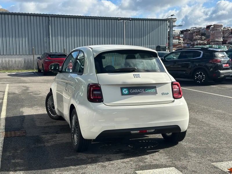Photo de la voiture FIAT 500e BERLINE 500 e 118 ch Nouvelle 500