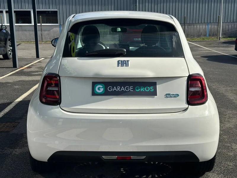 Photo de la voiture FIAT 500e BERLINE 500 e 118 ch Nouvelle 500