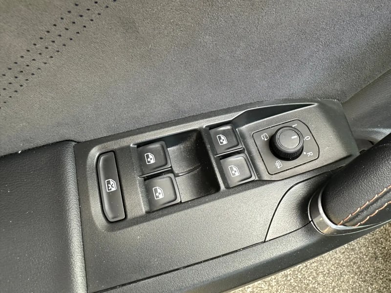 Photo de la voiture CUPRA FORMENTOR 1.5 eTSI Hybrid 150 ch DSG7 V