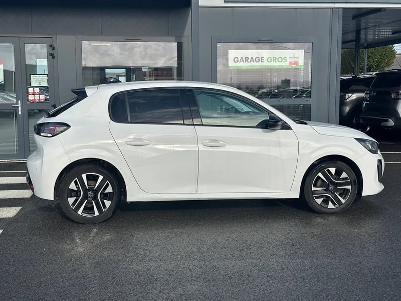 Photo de la voiture PEUGEOT 208 PureTech 100 S&S BVM6 Allure